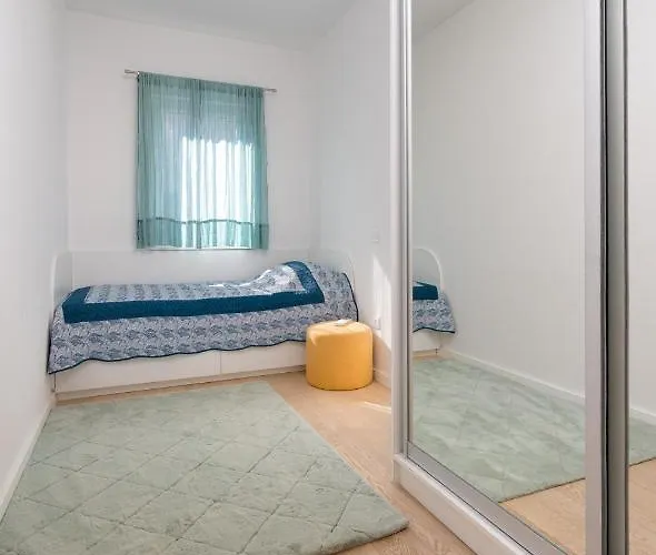 Uvala 64 دوبروفينك